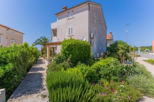 Apartments with WiFi Cres 20832 — 4-Star Luxury Hotel in Cres, Croatia