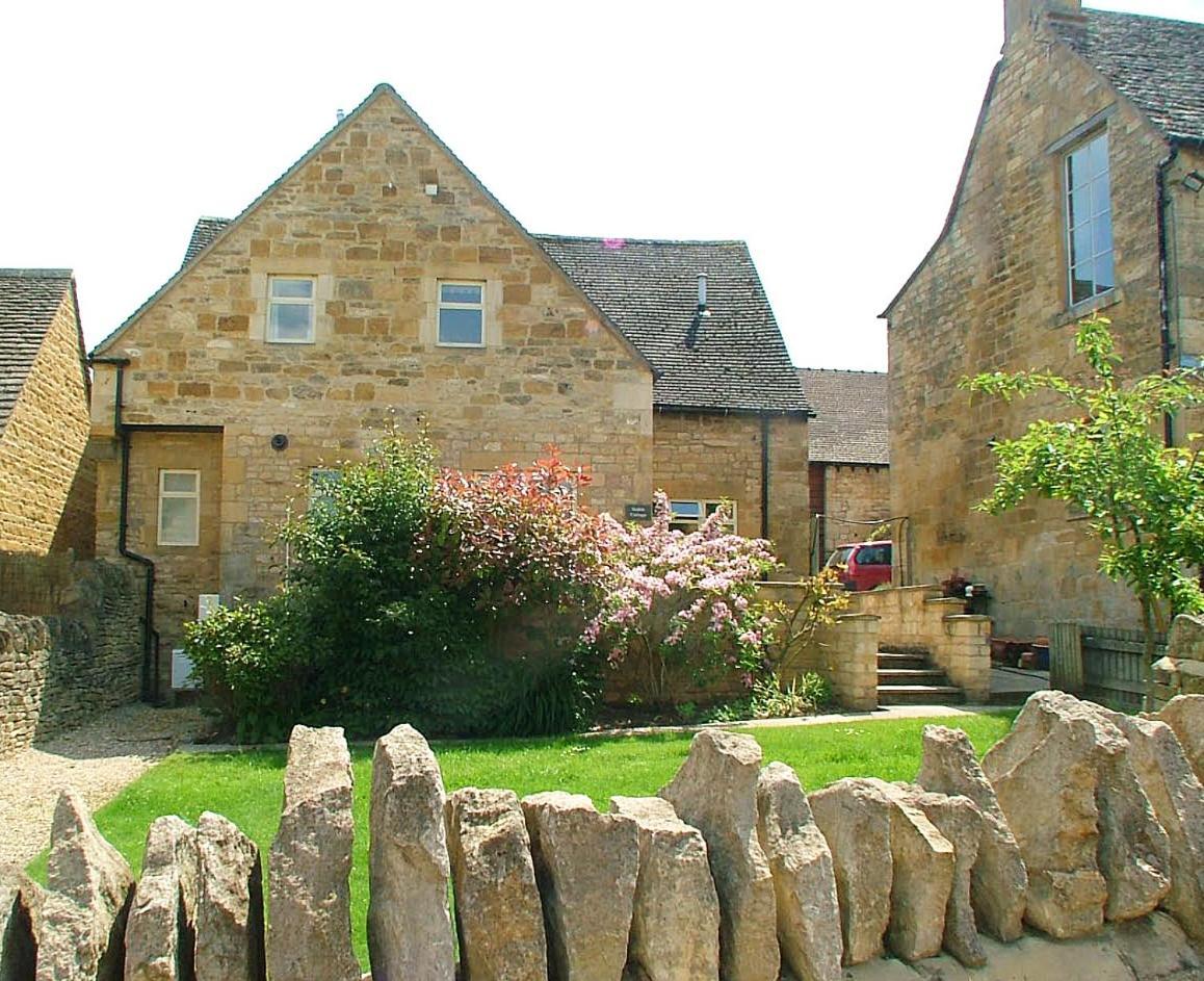 Cotswold Charm Stable Cottage — 4-Star Luxury Hotel in Chipping Campden, United Kingdom