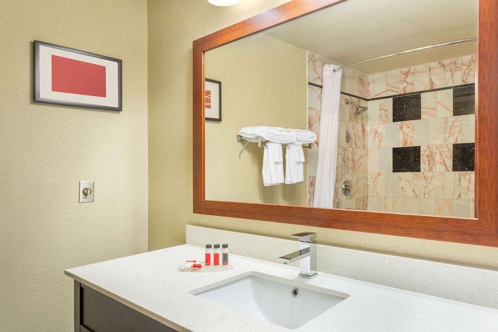 Days Inn by Wyndham Blairsville - photo 9