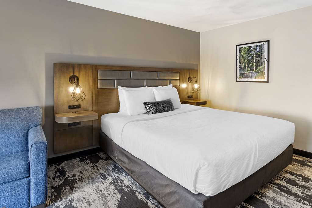 Best Western Plus Bourbonnais Hotel & Suites - photo 14