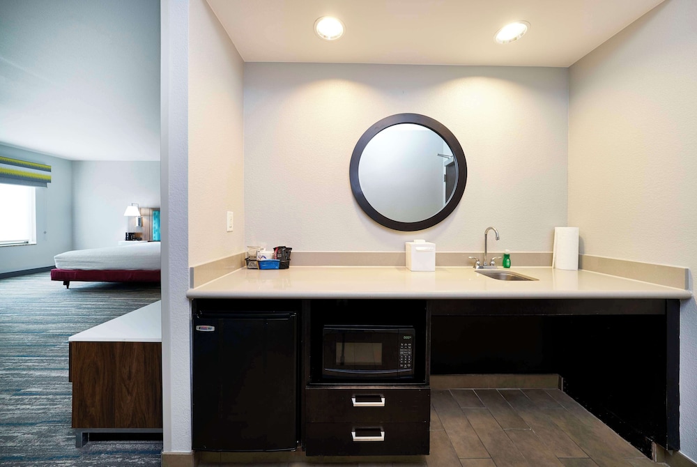 Hampton Inn & Suites Salinas - photo 22