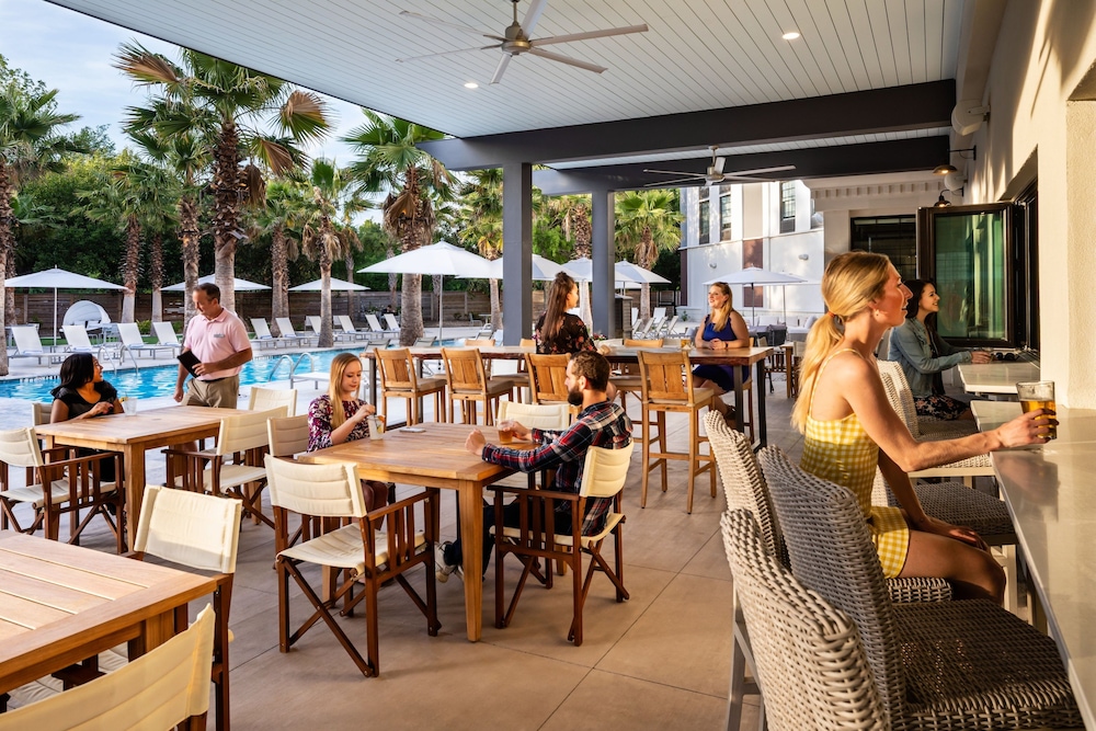 Hotel Indigo Mount Pleasant by IHG - photo 43