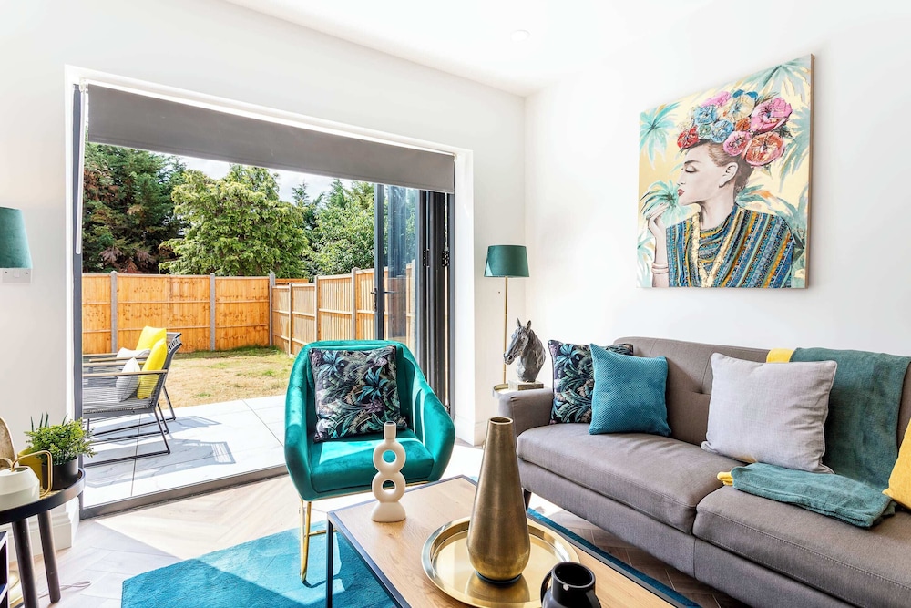 The West London Luxury Apartment — 4-Star Luxury Hotel in London, United Kingdom