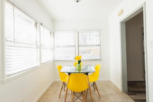 Spring Charmer In The Heart Of The City — 4-Star Luxury Hotel in Los Angeles, United States