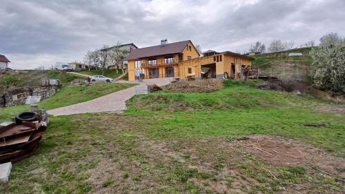 Cabana Ene Strada Poienari nr 13 A in Ramnicu Valcea, Romania