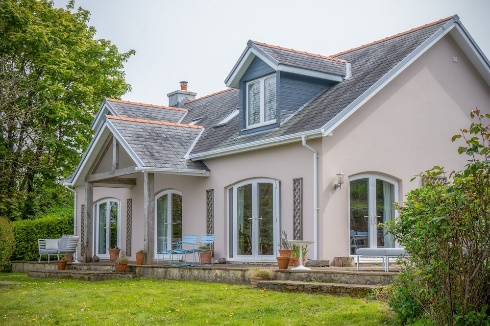 Highfield 3 Bed Llanmadoc in Swansea, United Kingdom