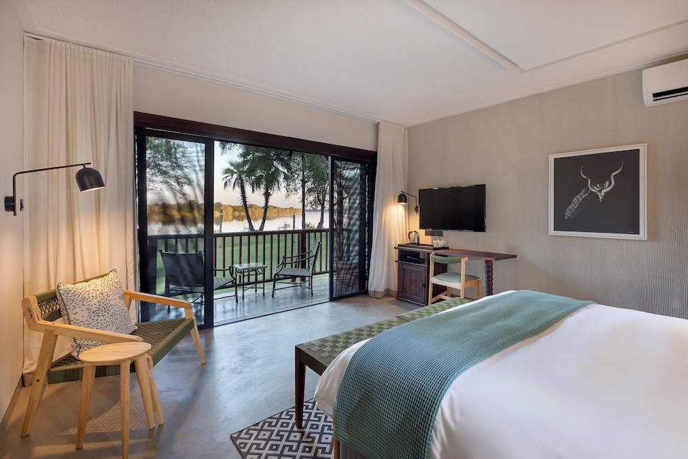 The David Livingstone Safari Lodge & Spa — 4-Star Luxury Hotel in Livingstone, Zambia