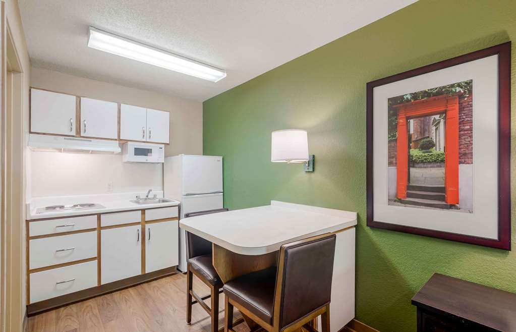 Extended Stay America Select Suites Atlanta Perimeter Hammon - photo 47