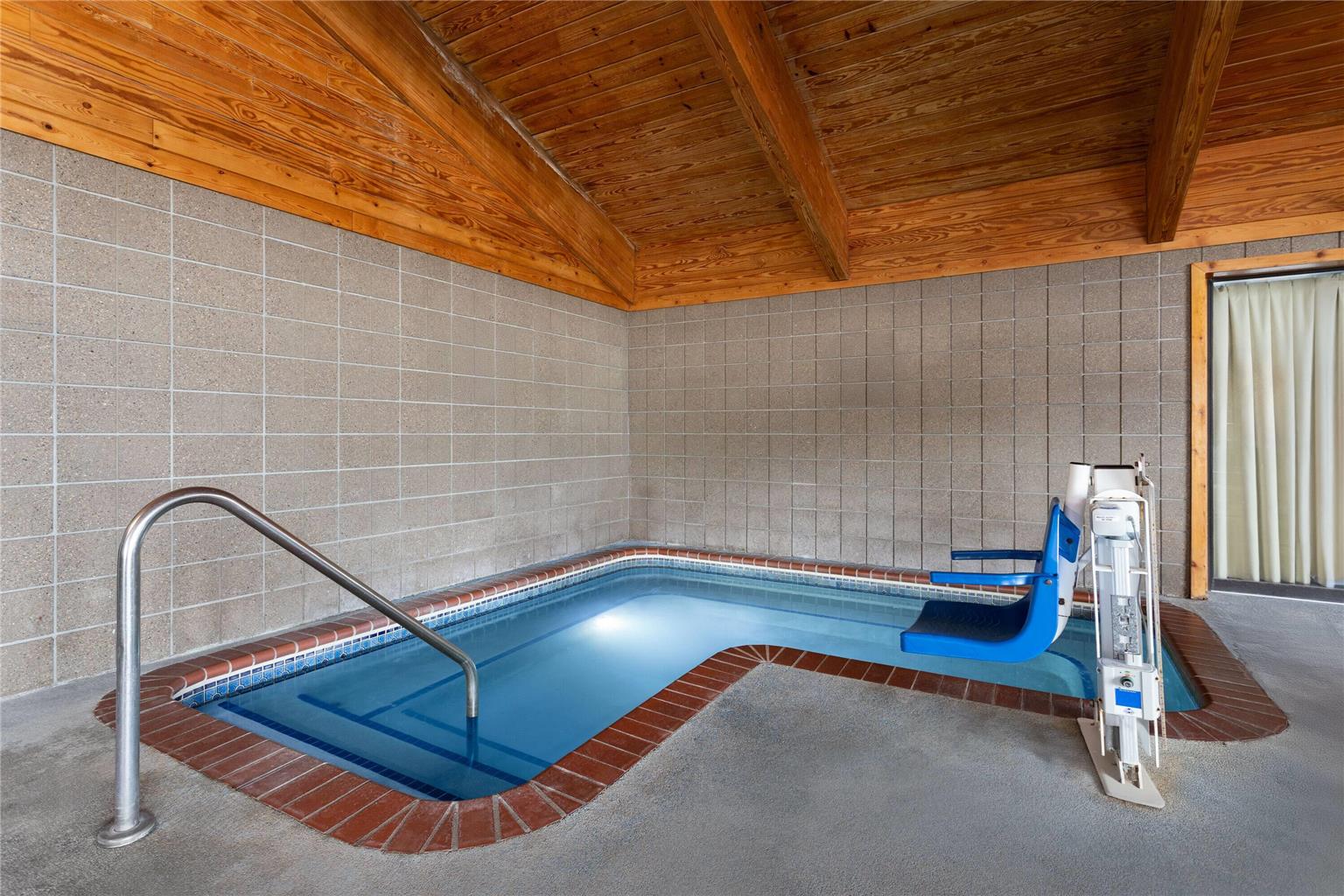 AmericInn by Wyndham Roseau - photo 16