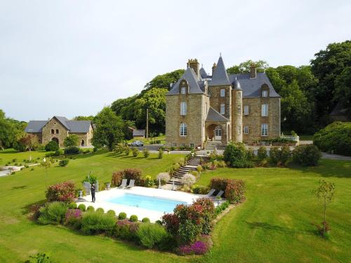 Ch teau de Montbrault — 4-Star Luxury Hotel in Fougeres, France