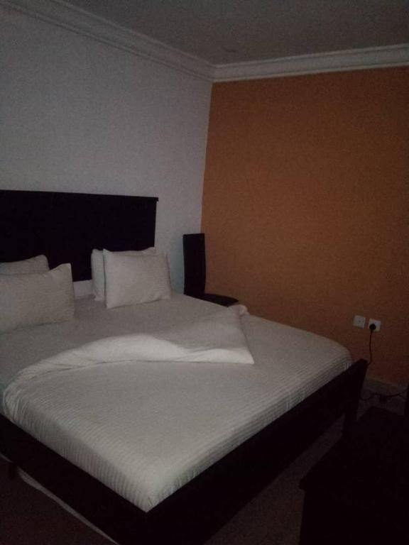 Crest Hotel — Jos — photo 4