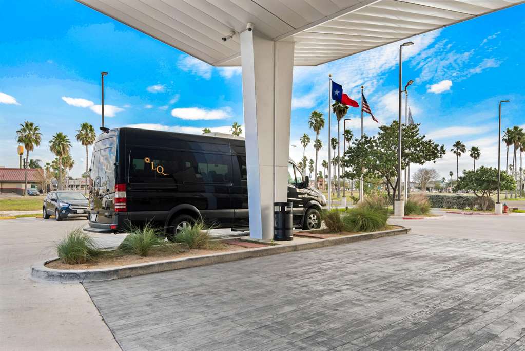 La Quinta Inn & Suites by Wyndham McAllen La Plaza Mall - photo 50