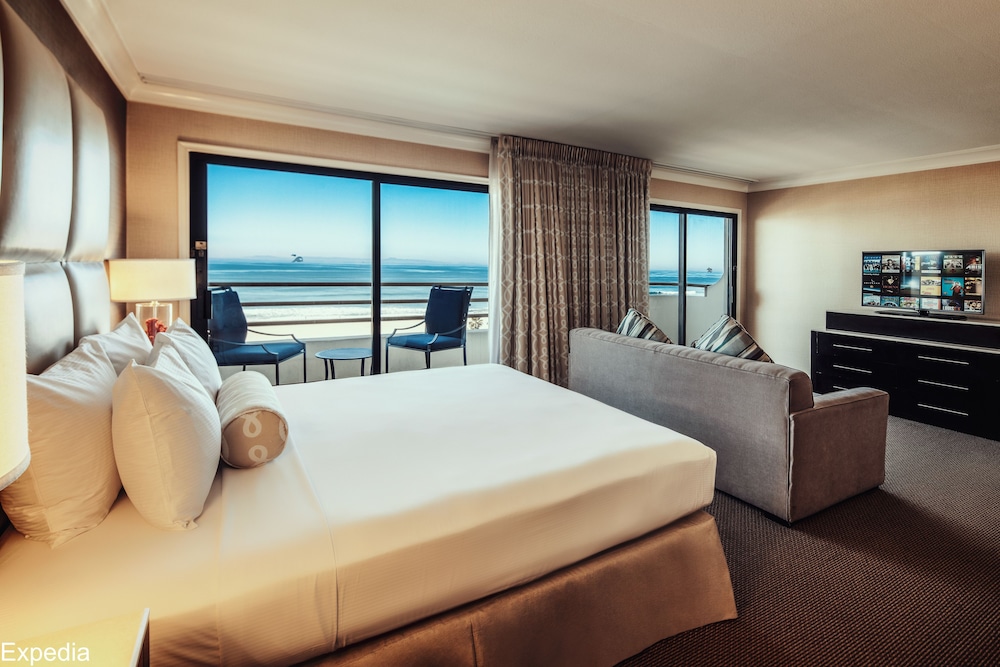 The Waterfront Beach Resort A Hilton Hotel - photo 18