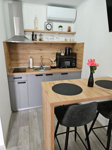 Studio apartman Antonio — 4-Star Luxury Hotel in Metkovic, Croatia