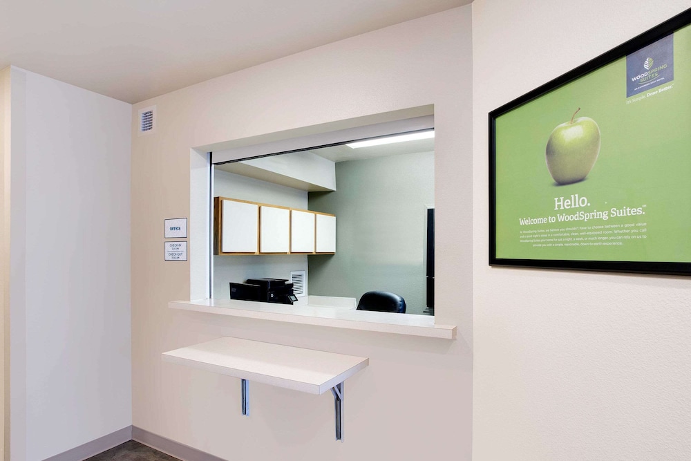 WoodSpring Suites Cincinnati Fairfield - photo 2