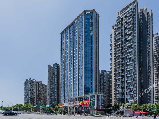 Lavande Hotel Chengdu Panda Base store — 4-Star Luxury Hotel in Chengdu, People's Republic of China
