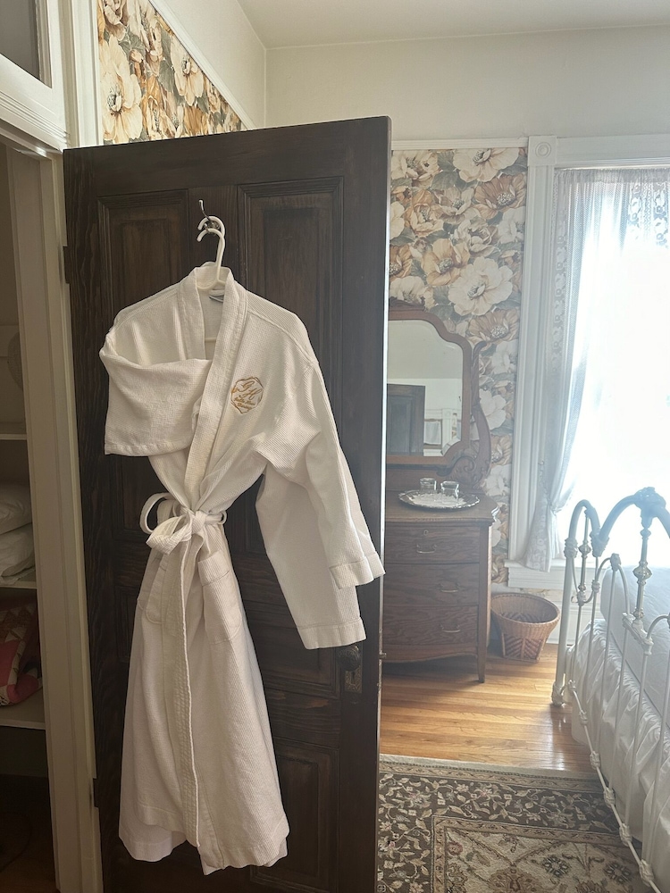 Gable House Bed and Breakfast Inn - photo 14