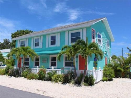 Coco’s Island Retreat 308 2nd 102 in Bradenton Beach, United States