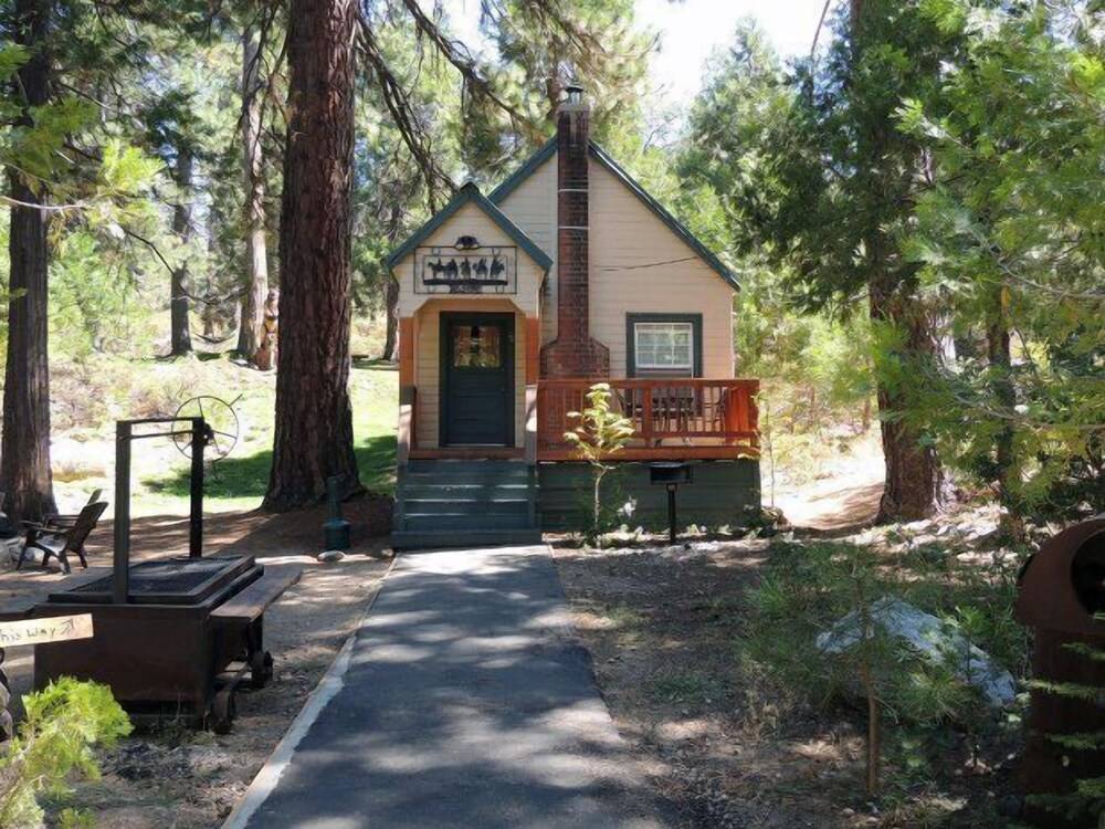 Shaver Lake Village Hotel - photo 111