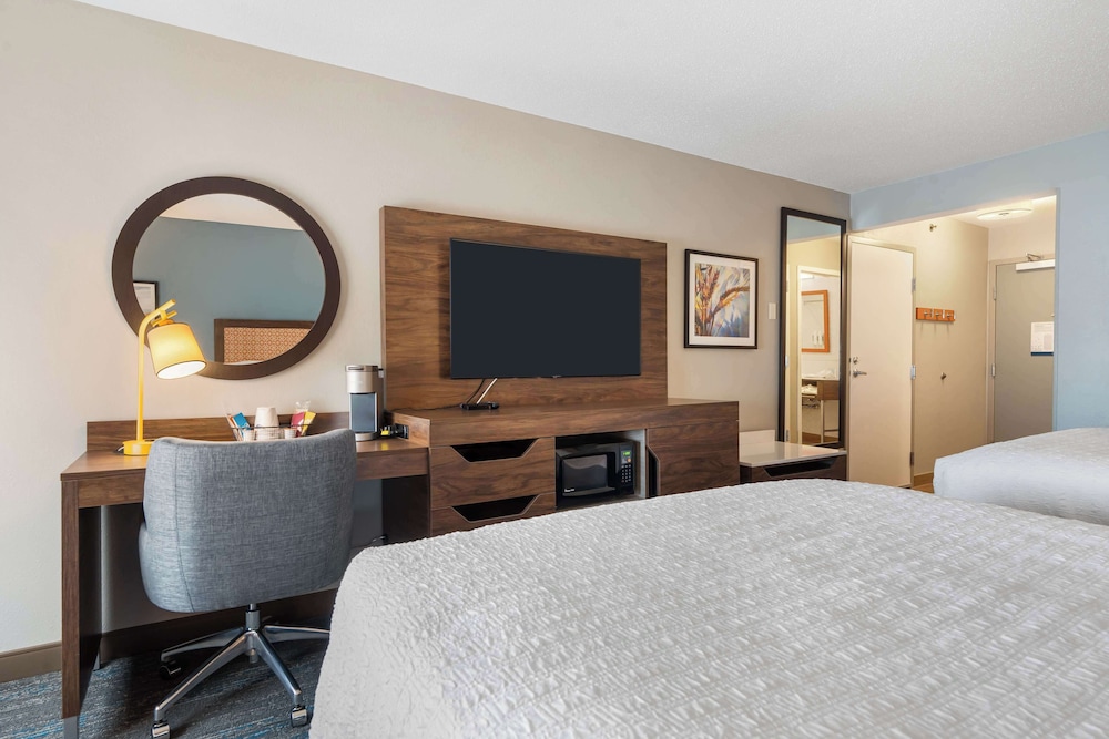 Hampton Inn Ottawa - photo 15