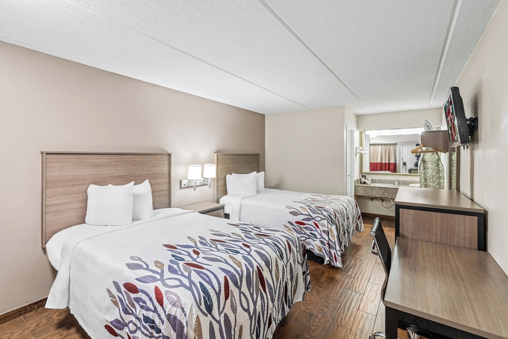 Red Roof Inn Jackson Downtown Fairgrounds - photo 11
