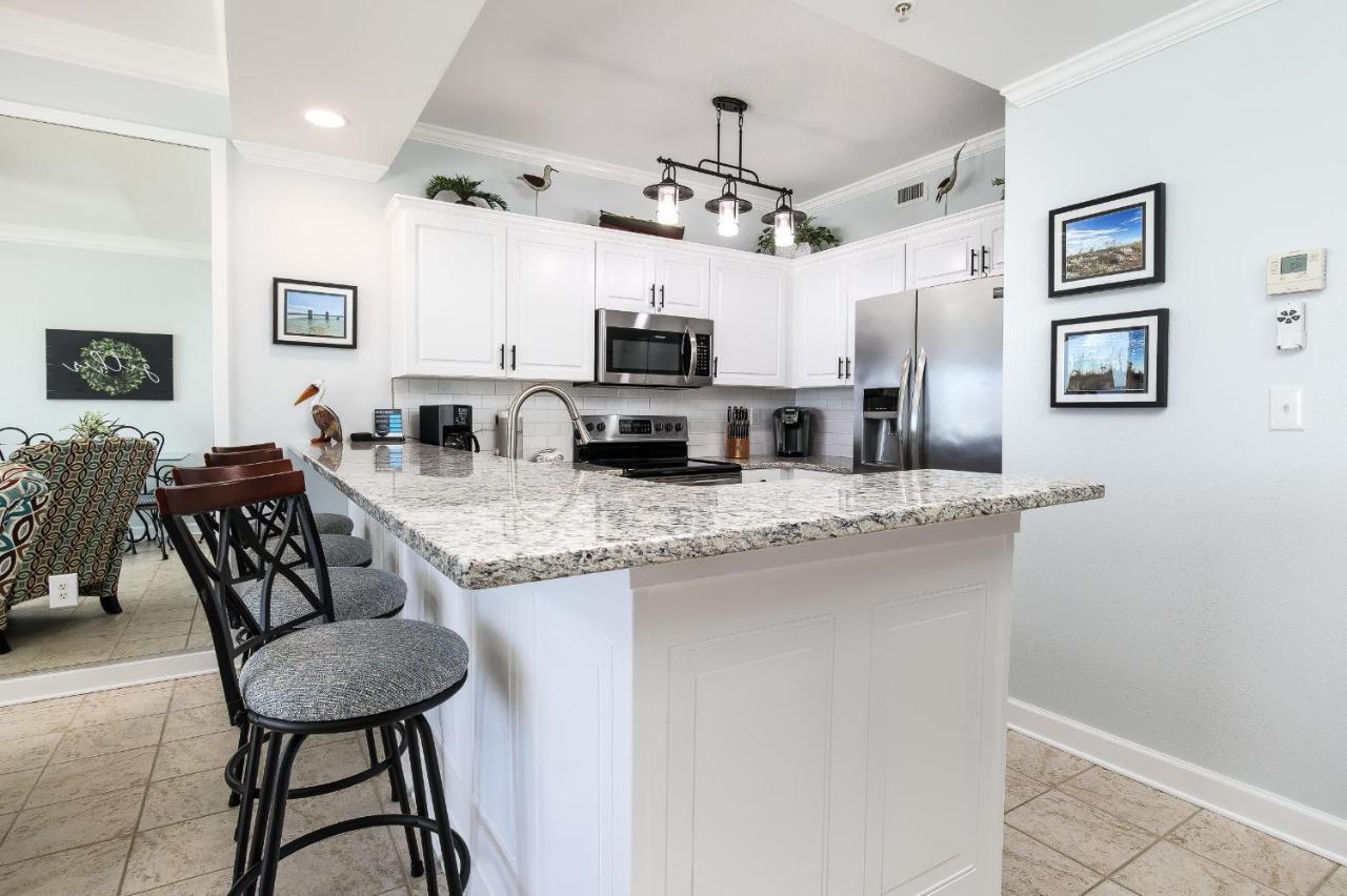 Pelican Isle 603 by RedAwning - photo 24