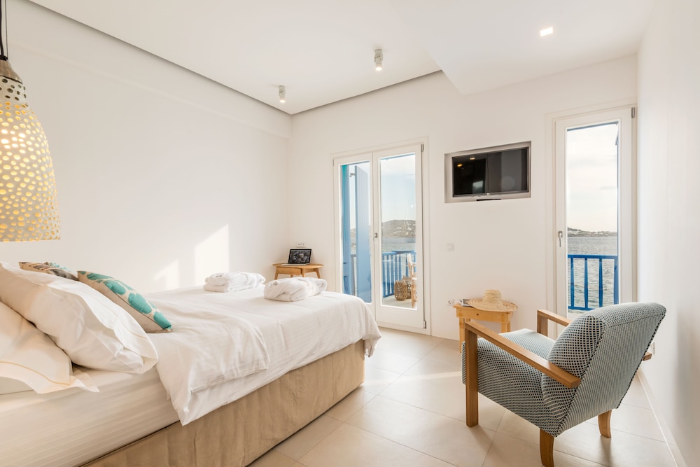 Bluetopia Suites — Mykonos — photo 4