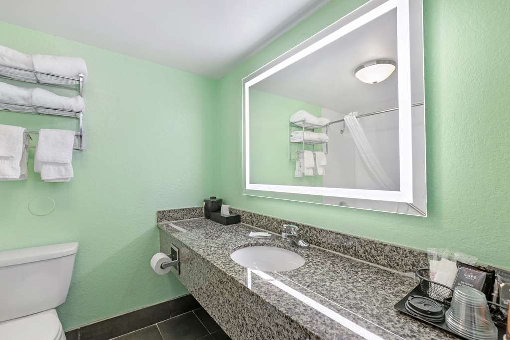 Clarion Inn Des Moines Airport - photo 15