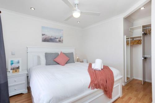 Incredible family home in the heart of Beldon — 4-Star Luxury Hotel in Perth, Australia