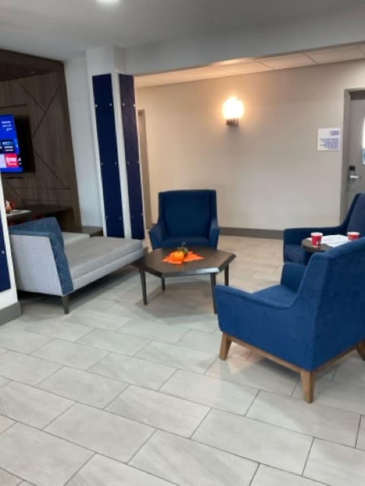 Holiday Inn Express Wichita North Park City - photo 4