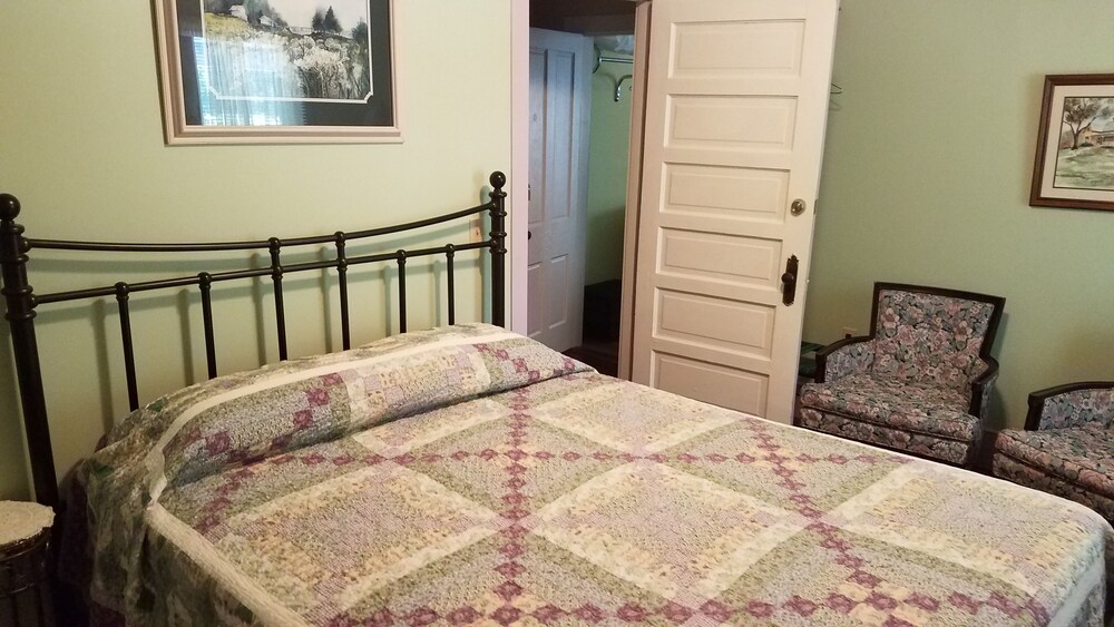 Ozark Country Inn - photo 17