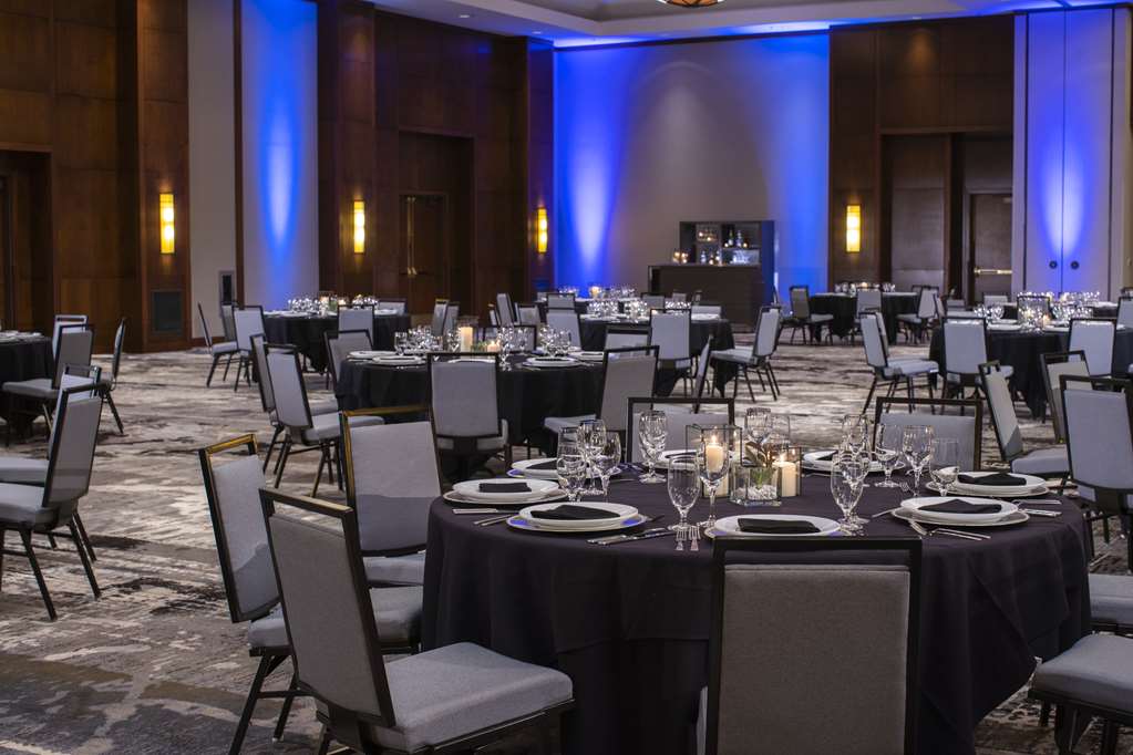 Hyatt Regency Coralville - photo 39