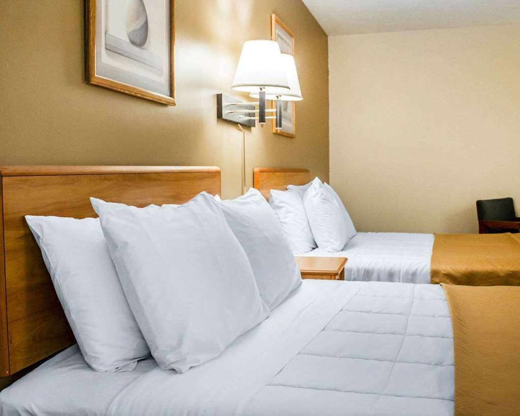 Econo Lodge Elkhart North - photo 15