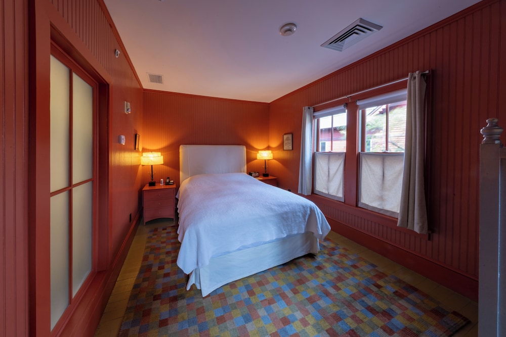 The Porches Inn at Mass MoCA - photo 30