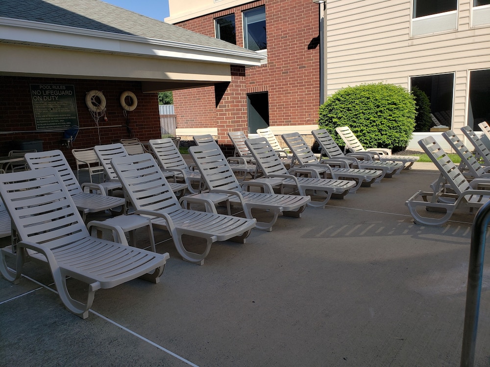 Hampton Inn & Suites Newtown - photo 121