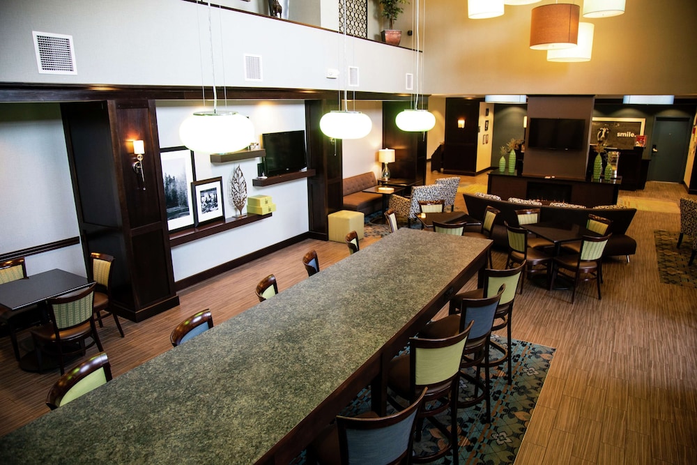 Hampton Inn & Suites Sharon - photo 4