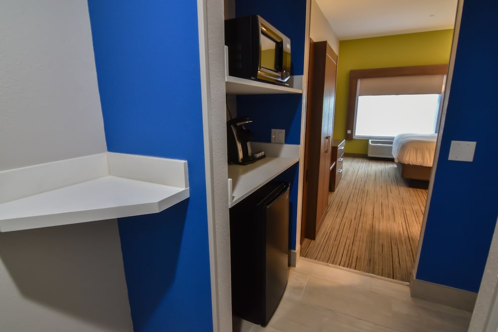 Holiday Inn Express & Suites Indianapolis Northwest by IHG - photo 10