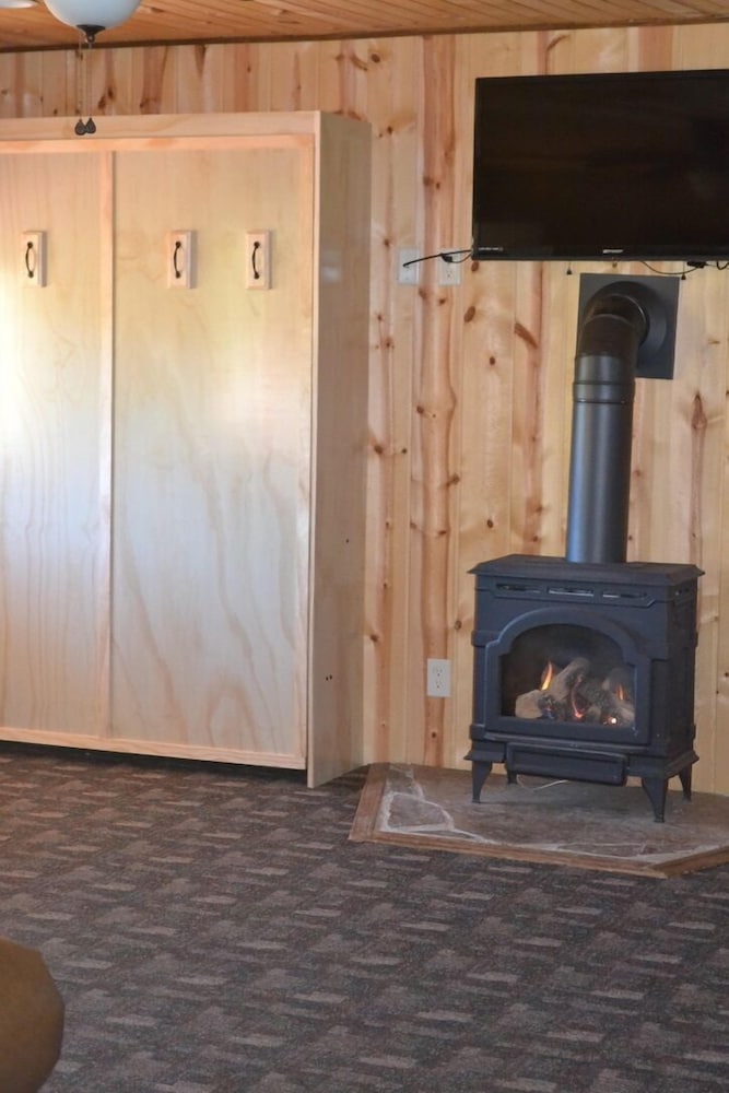 Black Elk Resort Cottages and RV Park - photo 17