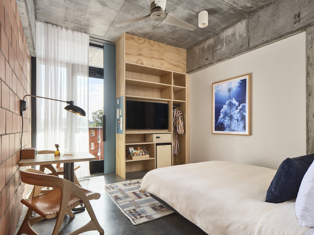 The Carpenter Hotel - photo 10