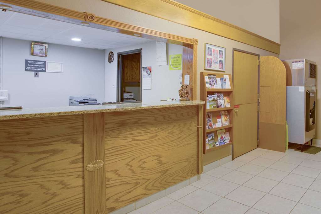 Super 8 by Wyndham Worthington Minnesota - photo 3