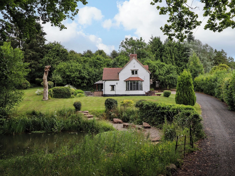 Grove Cottage — 4-Star Luxury Hotel in Leominster, United Kingdom
