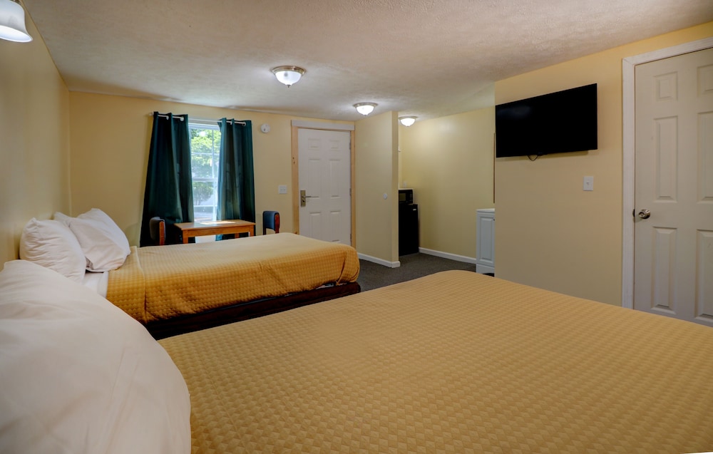 Brookside Motel And Cottages - photo 13