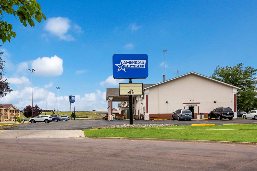 Americas Best Value Inn Fargo - photo 3