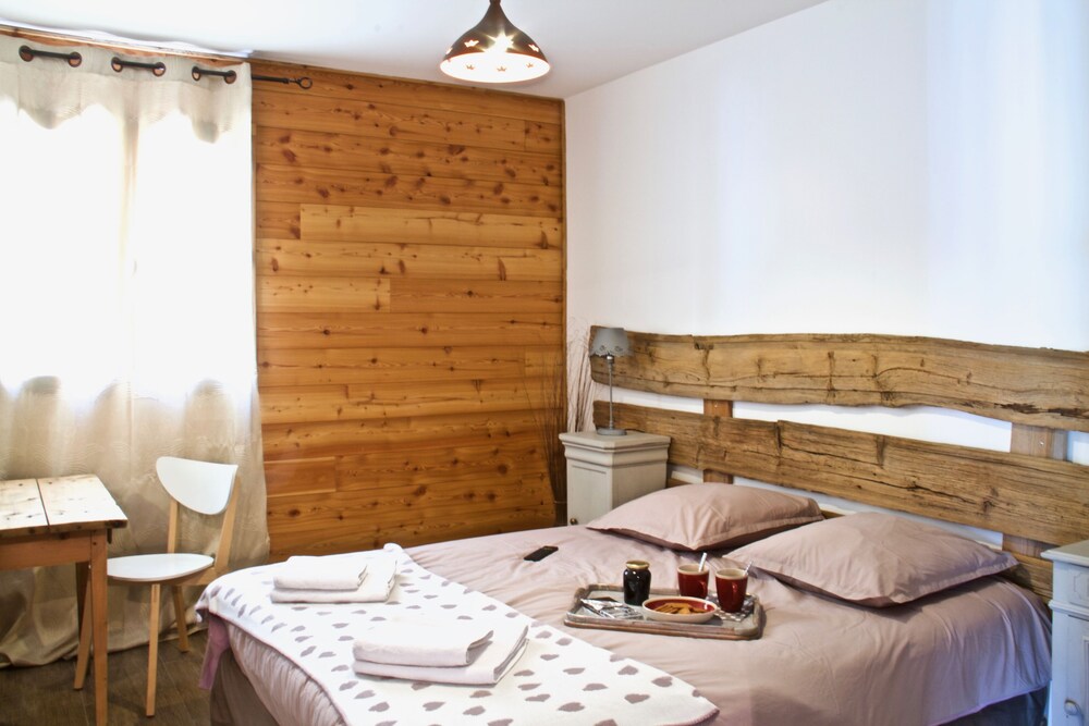 Les Gîtes De l'Argile — 4-Star Luxury Hotel in Barcelonnette, France