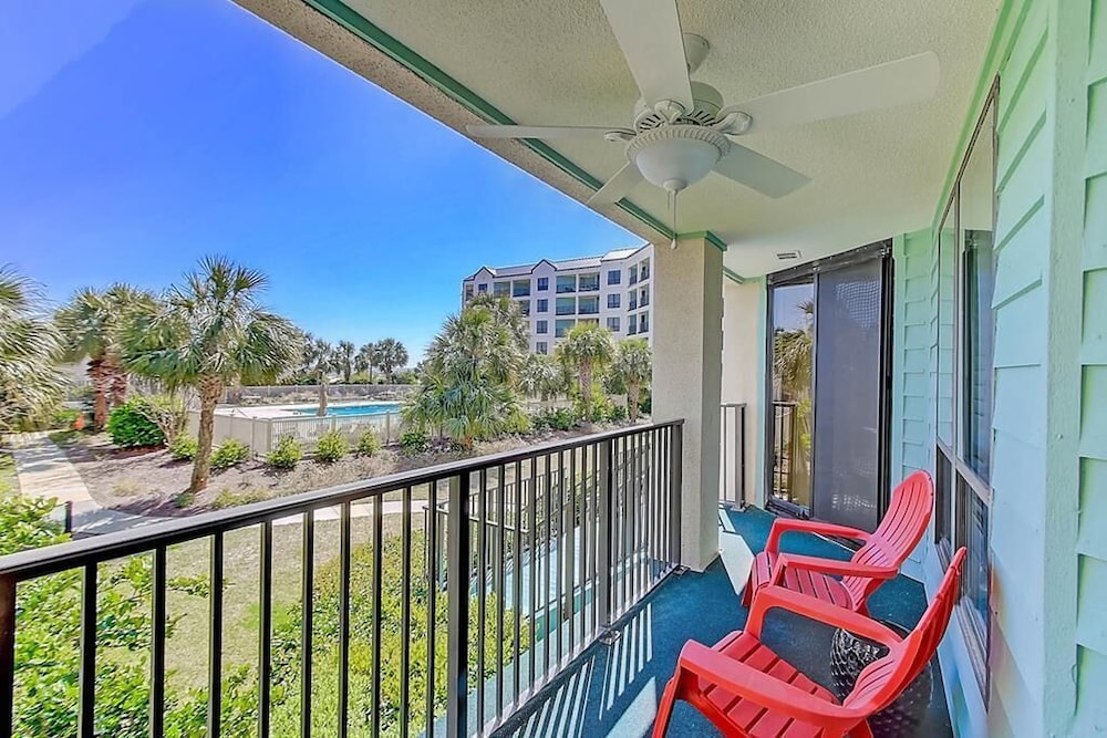 111 Summerhouse Villa — 4-Star Luxury Hotel in Isle Of Palms, United States