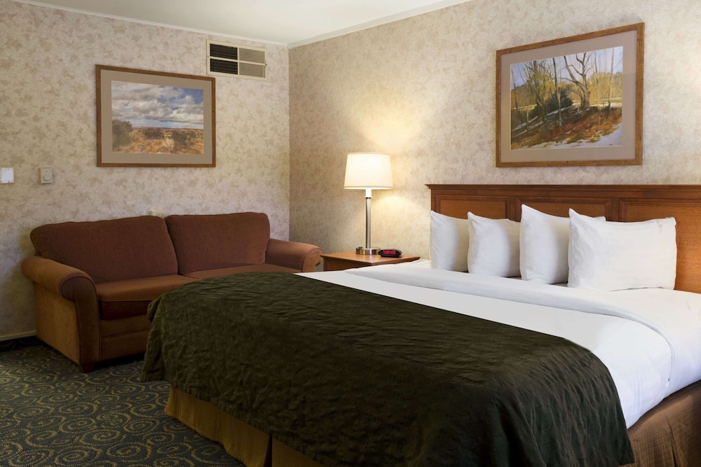 Days Inn & Suites by Wyndham Trinidad - photo 21