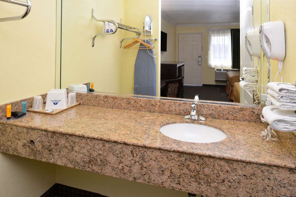 Americas Best Value Inn Rialto - photo 9