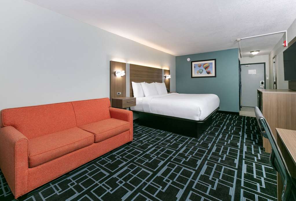 Baymont by Wyndham Chattanooga Eastridge - photo 32