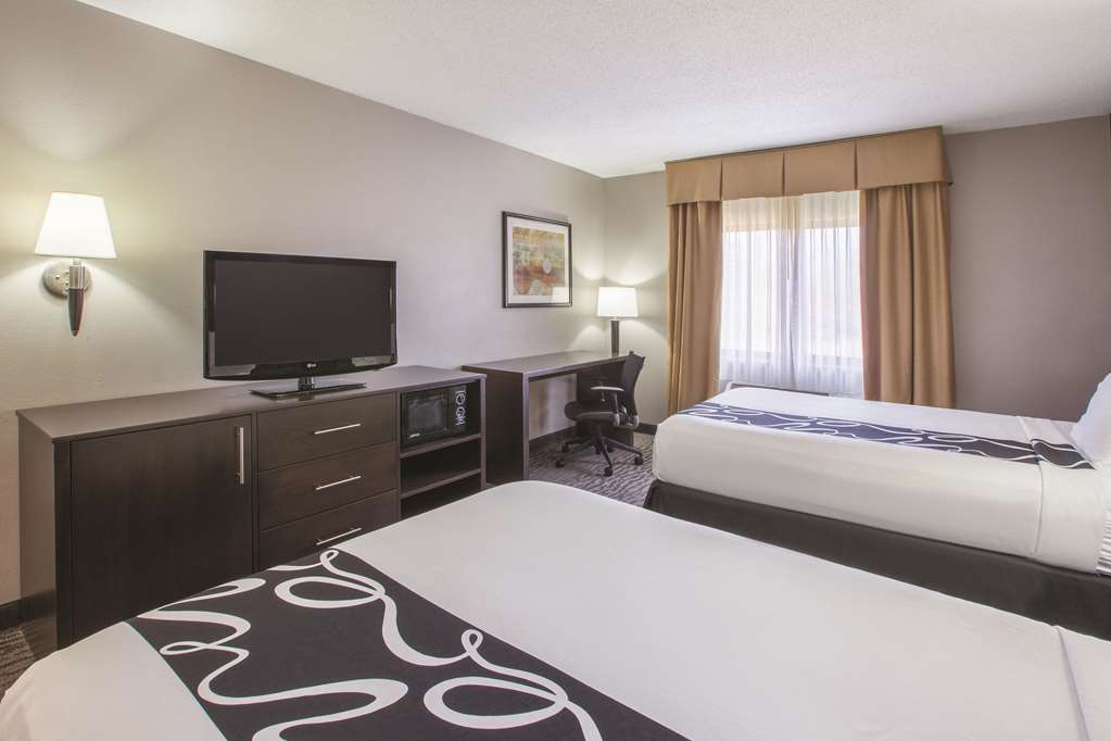 La Quinta Inn & Suites by Wyndham Erie - photo 25