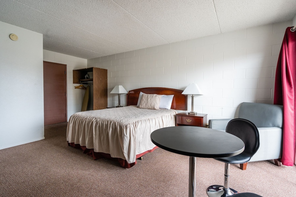 M&M Motel - photo 12